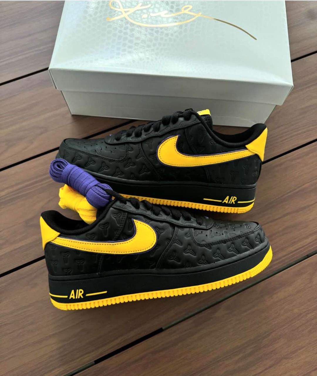 CUSTOM NIKE AIR FORCE 1